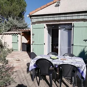 https://petite-maison-au-calme-et-tres-bien-equipee-de-40m2.fr-provencehotel.com