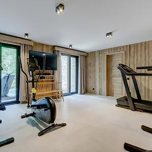 https://chalet-mesanges-c.hotels-rhonealpes.com