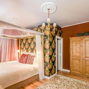 https://luxa-charm-house-by-lovelystay.hotels-lisbon-portugal.com