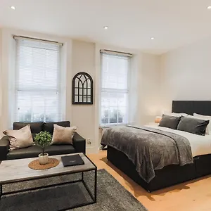 https://olympic-park-apartments.cambridgehotelsuk.com